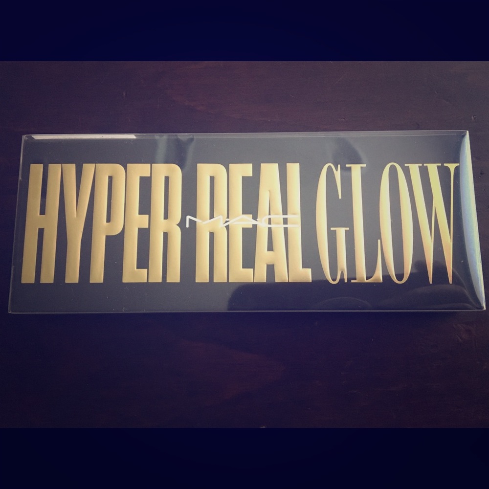 New MAC Hyper Real Glow Pallet